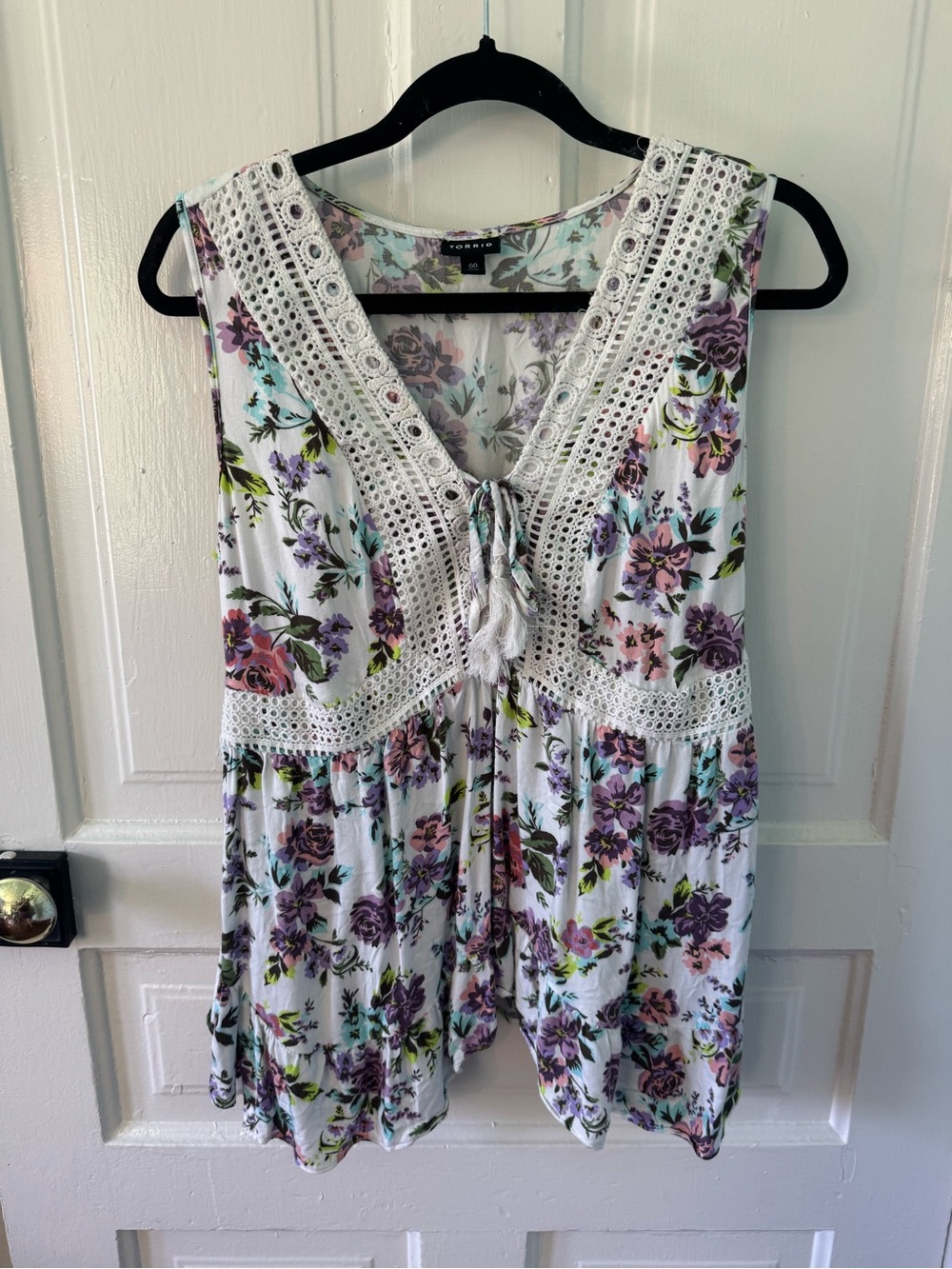 Torrid Floral Sleeveless Tie Front Top
